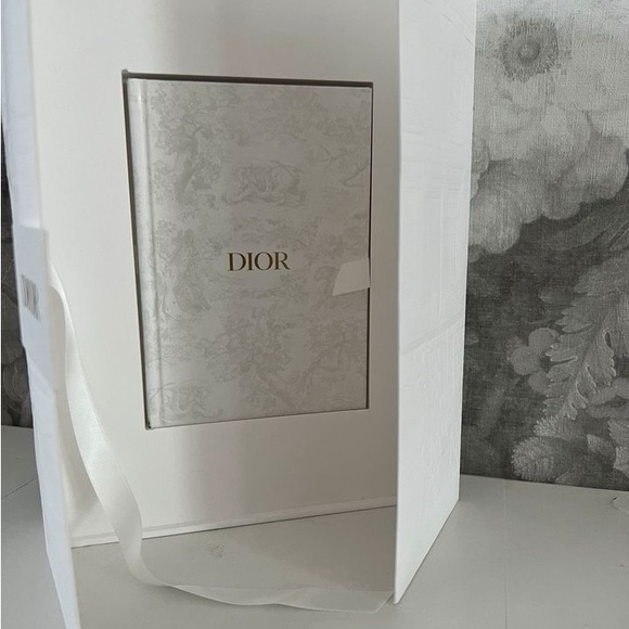 Dior coffee table book Mag Special box montaigne Brand New sealed! Home decor - Picture 5 of 7